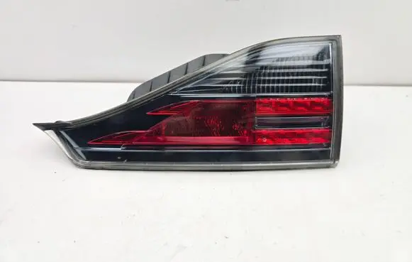 Lexus CT 200H Tailgate rear/tail lights E130013038 13038