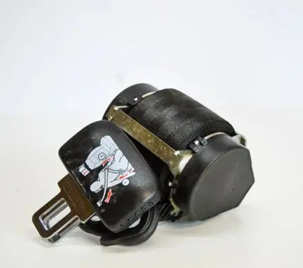 Middle seatbelt (rear)