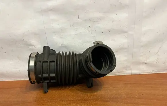 Ford Ranger Air intake hose/pipe JB3G-9B65-BA
