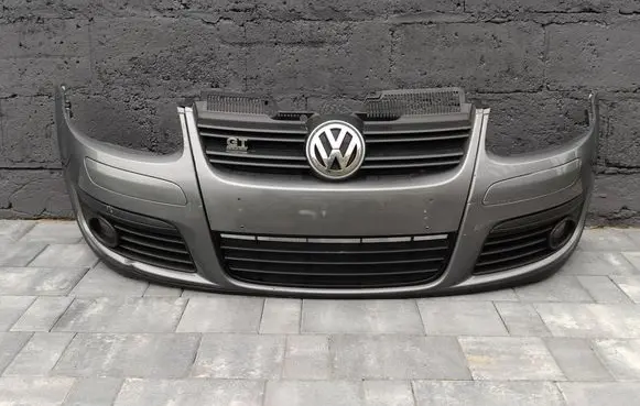 Volkswagen Golf V Front bumper 1K0807221C