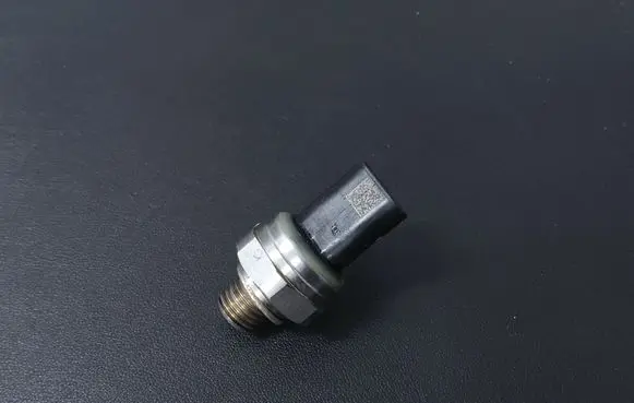 Volkswagen T-Roc Oil pressure sensor 05E906277A
