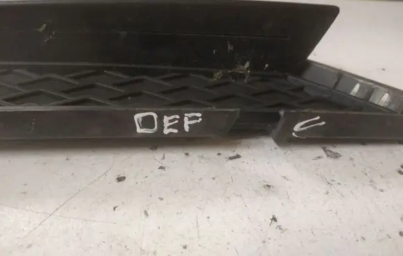 BMW 3 E90 E91 Front bumper lower grill 51117138418