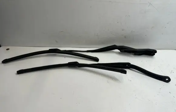 Mercedes-Benz CLS C218 X218 Windshield/front glass wiper blade A2188201044 A2188200944
