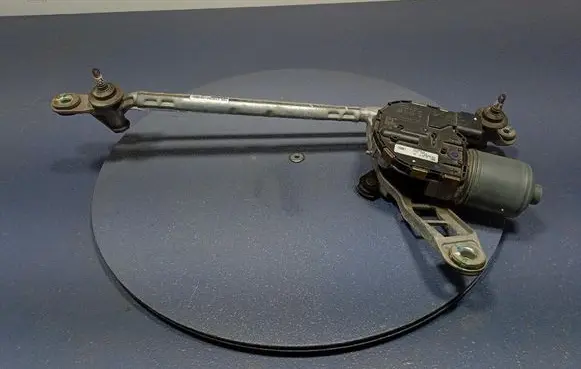 Front wiper linkage and motor