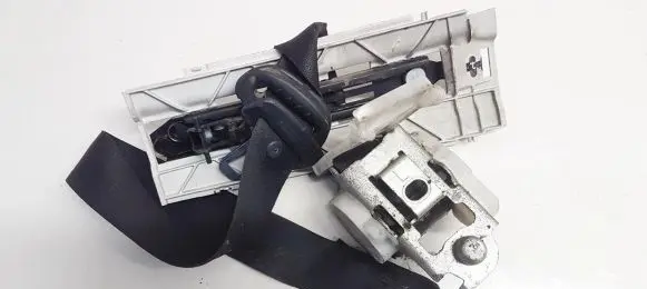 Opel Signum Front seatbelt 03314650 03-314650