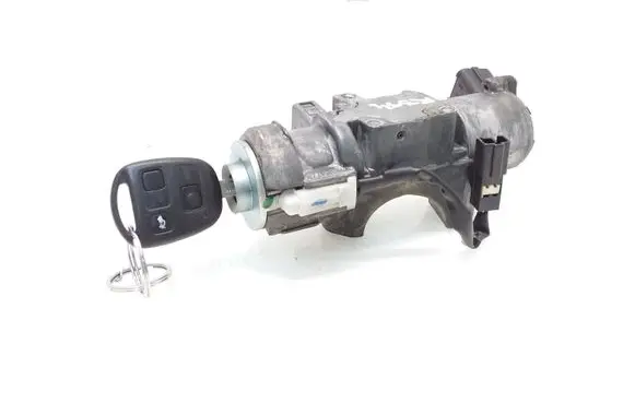 Toyota Avensis T250 Ignition lock 450200504