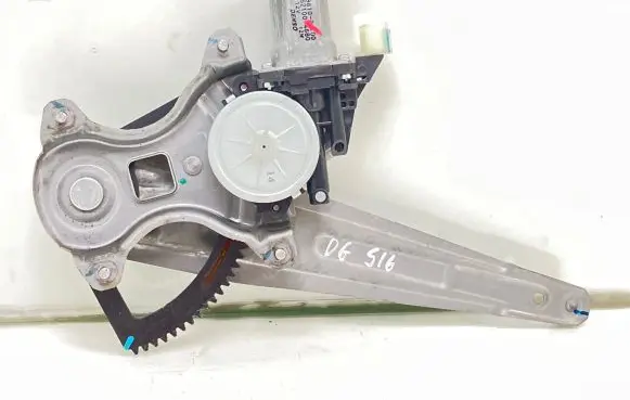 Hyundai i20 (PB PBT) Rear door window regulator with motor 988101J100 2621004680