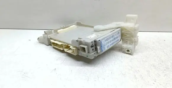 Toyota Prius (XW30) Comfort/convenience module 8273047441 27115OW