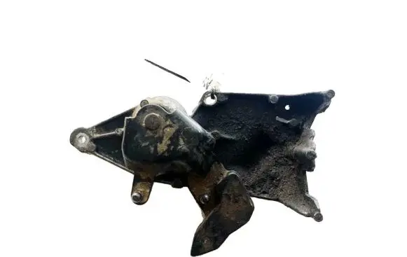 Citroen Xsara Picasso Engine mounting bracket