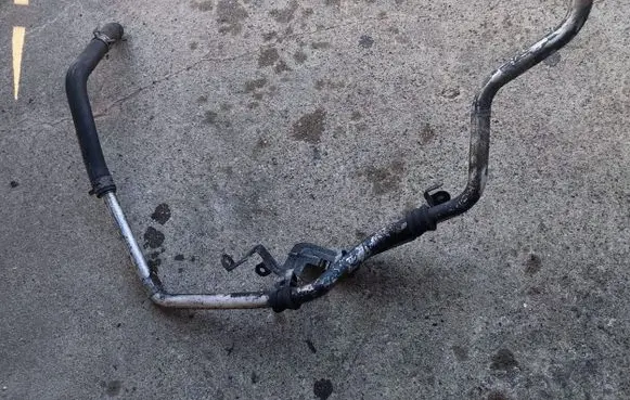 Chrysler 300 - 300C Engine coolant pipe/hose