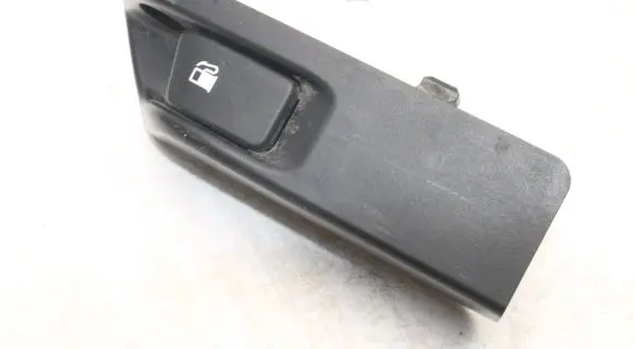 Toyota Prius (XW30) Fuel cap release pull handle 