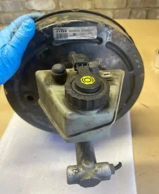 Renault Trafic II (X83) Brake booster 8200837097