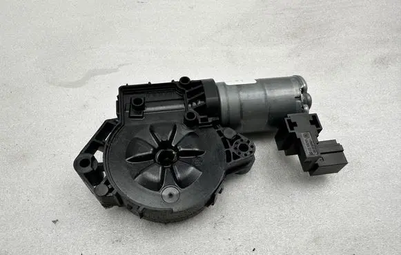 Mercedes-Benz S W222 Sunroof motor/actuator 0390200101