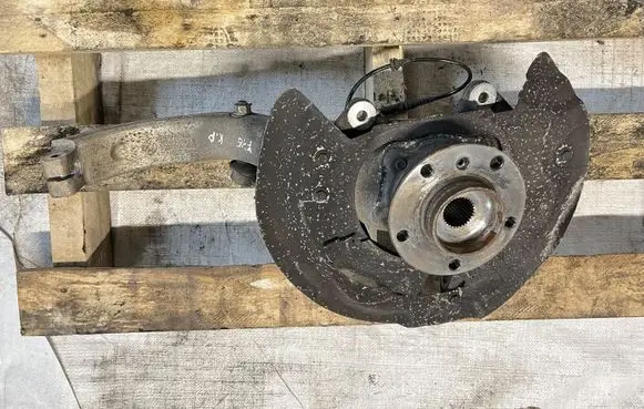 BMW X5 F15 Front wheel hub 6773783