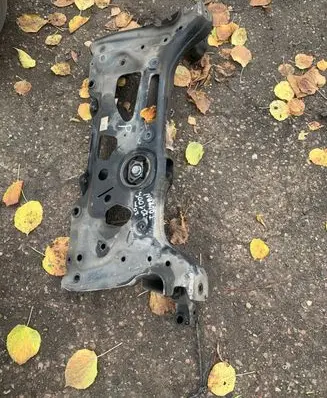 Volkswagen Touran III Front subframe