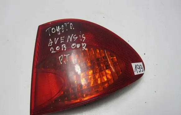 Toyota Avensis T220 Rear/tail lights