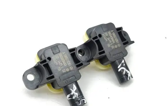 Infiniti Q30 Airbag deployment crash/impact sensor A1668210351 56054084AA 151124703