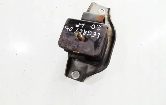 Subaru Legacy Engine mount bracket