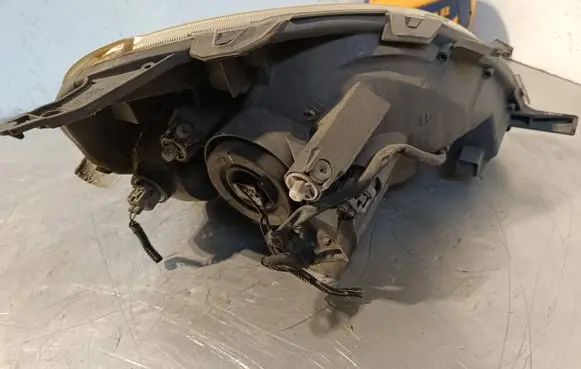 Toyota Yaris Headlight/headlamp