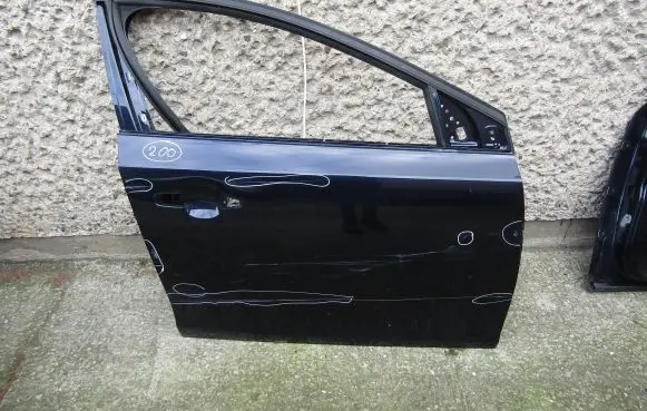 Volvo V40 Front door