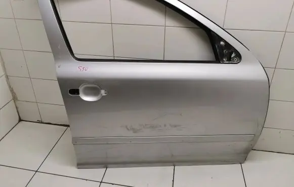 Skoda Octavia Mk2 (1Z) Front door 27013295
