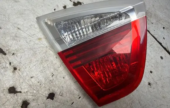 BMW 3 E90 E91 Tailgate rear/tail lights 7183841
