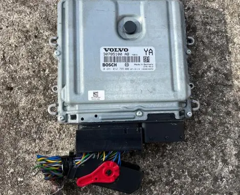 Volvo XC70 Engine control unit/module 30785100 0281012765