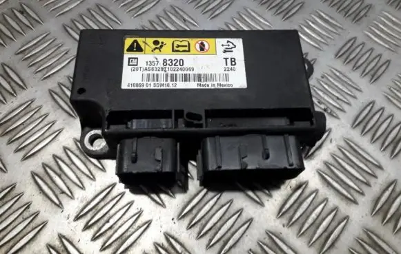 Opel Insignia A Airbag control unit/module 13578320 AS8320T102240069