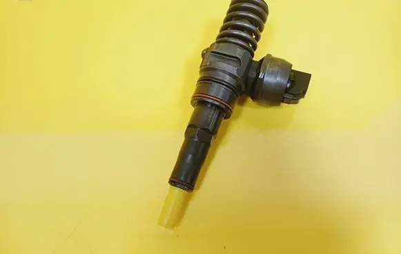 Fuel injector