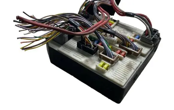 Renault Megane III Fuse box set 284B61871R 9634938767 RD05