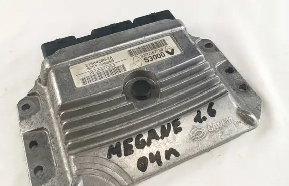 Renault Megane II Engine control unit/module 8200387138 5051989658 215842882A