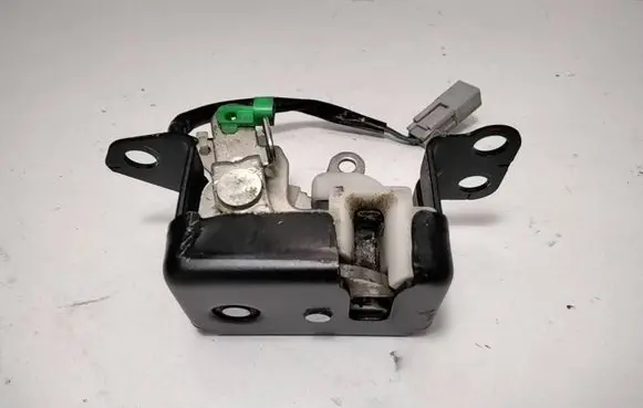 Honda CR-V Tailgate window lock/catch/latch 