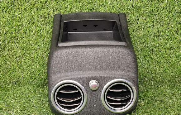 Mercedes-Benz C W205 Rear air vent grill A2058300501 A2056800491