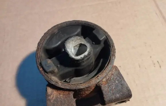 Dodge Journey Engine mount bracket P05171083AD