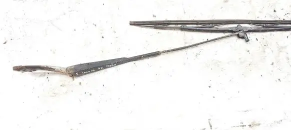 Renault Laguna I Front wiper blade arm 7700821935