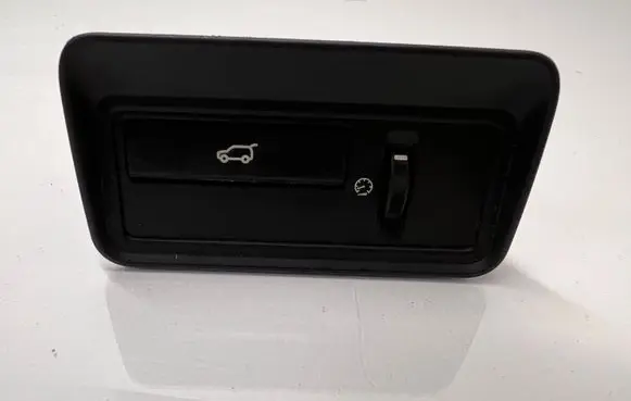 Land Rover Evoque I Tailgate opening switch 10400976890