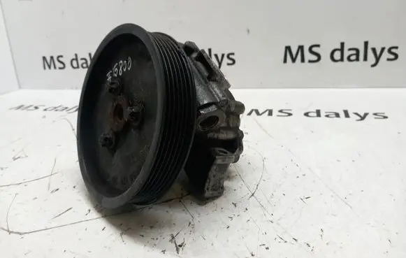 Mercedes-Benz E W211 Power steering pump A0024667401 0024667401