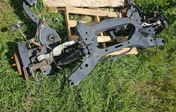 Nissan X-Trail T32 Rear axle beam 554011YA0D