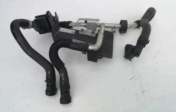 Land Rover Discovery 5 Engine coolant pipe/hose