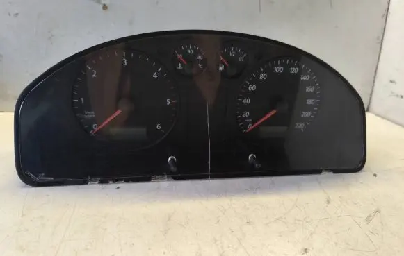 Volkswagen Transporter - Caravelle T5 Speedometer (instrument cluster) 88311346