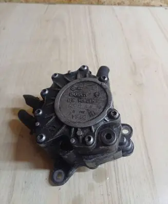 Volkswagen PASSAT B6 Vacuum pump 03G145209C 040907B1 V540