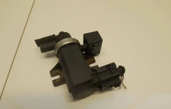 Audi A6 S6 C5 4B Turbo solenoid valve