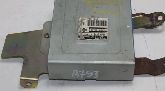 Nissan Almera Engine control unit/module 237101N008