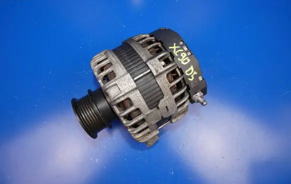 Volvo XC90 Generator/alternator 30659580 14V100215A 0125812009