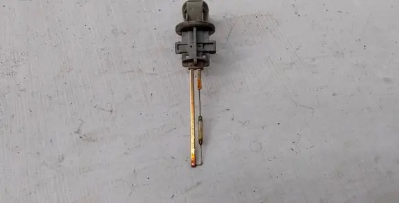 BMW 5 E60 E61 Coolant level sensor 7506601