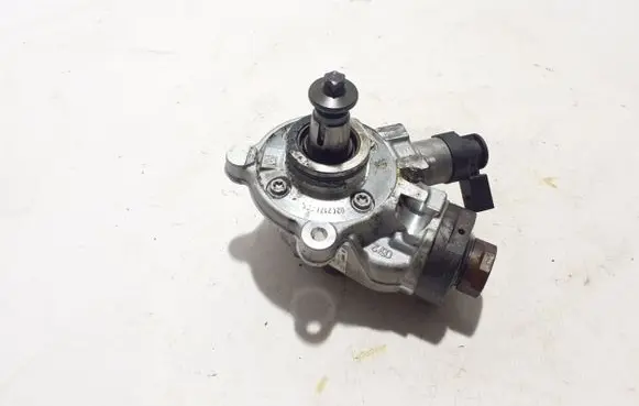 Mercedes-Benz C W206 Fuel injection high pressure pump A6540700600