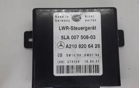 Mercedes-Benz E W210 Light module LCM 5LA00750803 A2108206426