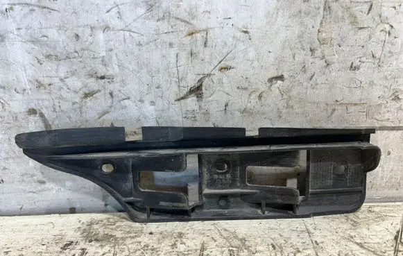 Volkswagen Golf V Front bumper mounting bracket 1K0807184