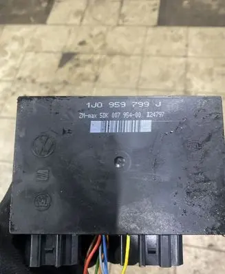 Volkswagen PASSAT B5 Comfort/convenience module
