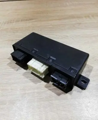 BMW 5 E39 Door control unit/module 8377601